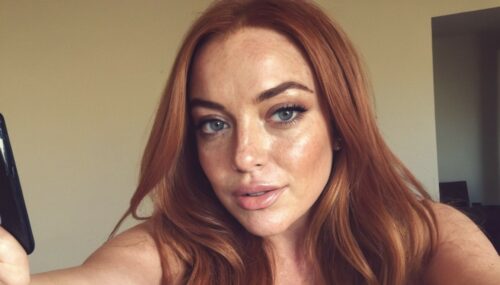 Lindsay Lohan taking a selfie 