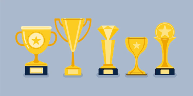Free Vector | Beautiful golden trophy cups and awards of different shape realistic set
