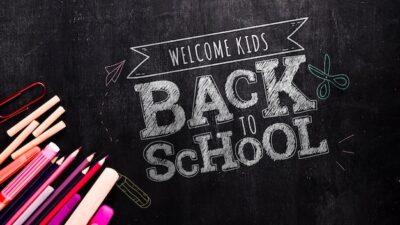Free PSD | Back to school message on blackboard mock-up