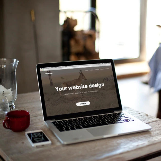 Free PSD | Laptop mock up design