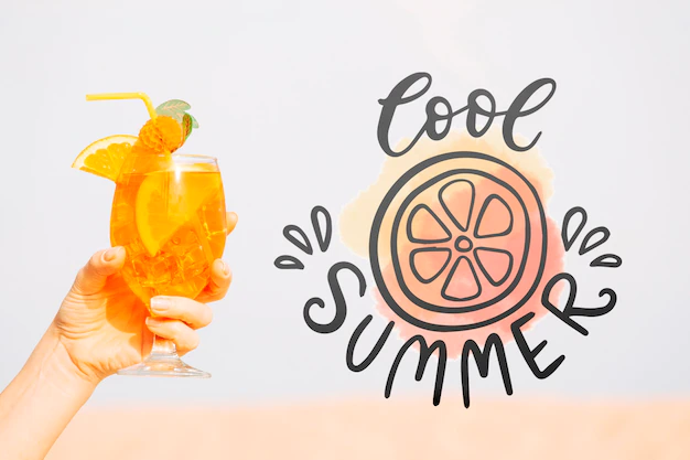 Free PSD | Summer cocktail concept with copyspace mockup