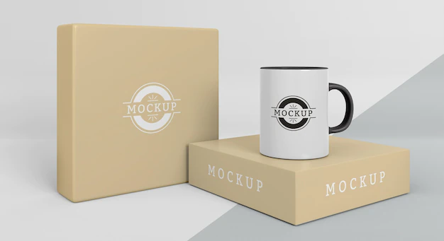 Free PSD | Arrangement of mock-up mug box
