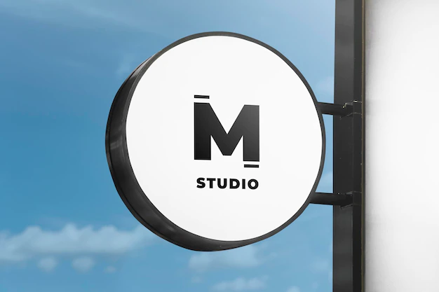 Free PSD | Blank minimal circular shop signboard mockup