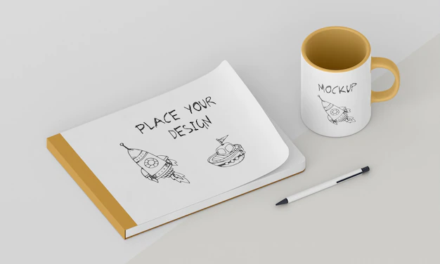 Free PSD | Custom mug mock-up with notepad