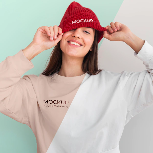 Free PSD | Happy woman wearing a hoodie and a blouse mock-up