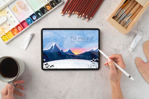 Free PSD | Illustrator with beautiful drawing on mock-up tablet