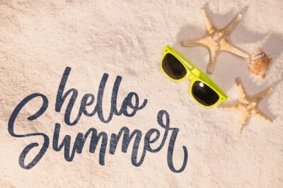 Free PSD | Lettering summer background with beach elements