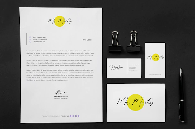 Free PSD | Modern business stationery mock-up arrangement