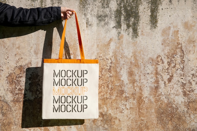 Free PSD | Tote bag mockup outside