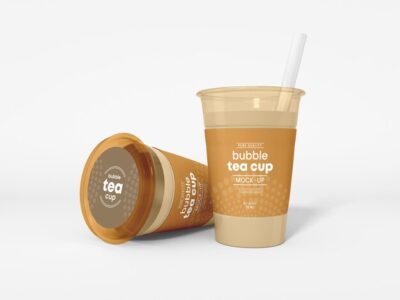 Free PSD | Transparent plastic bubble tea cup with straw mockup