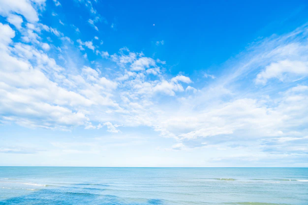 Free Photo | White cloud on blue sky and sea