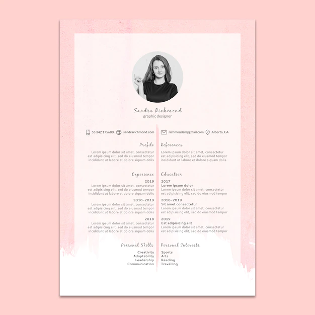 Free PSD | Elegant resume template with watercolor details