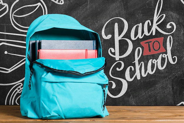 Free PSD | Front view back to school backpack with chalkboard