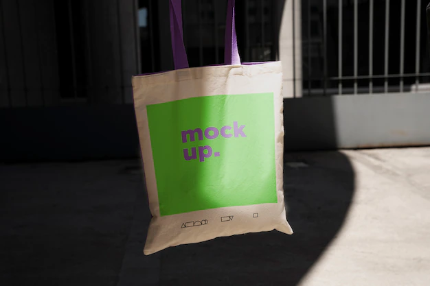 Free PSD | Tote bag mockup outside