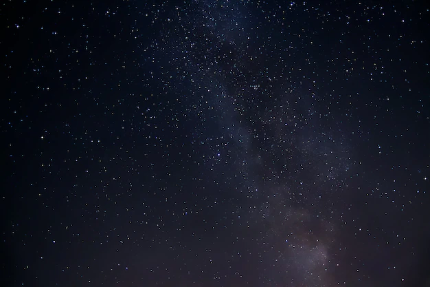 Free Photo | Low angle shot of the mesmerizing starry sky