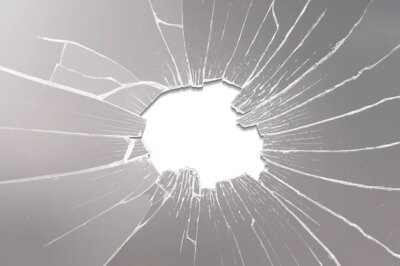 Free Vector | Cracked mirror background vector shattered glass