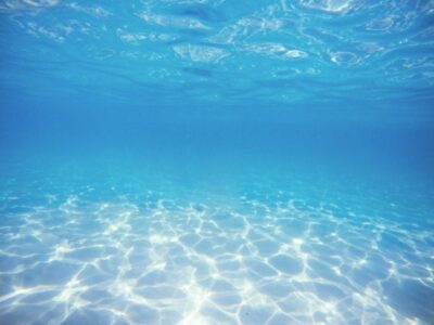 Free Photo | Underwater photo of a pool