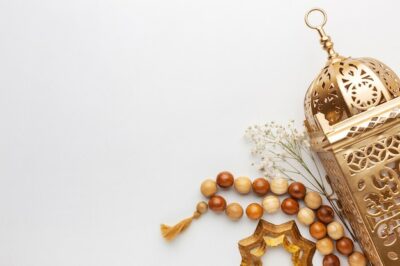 Free Photo | Islamic new year decoration with praying beads and lantern